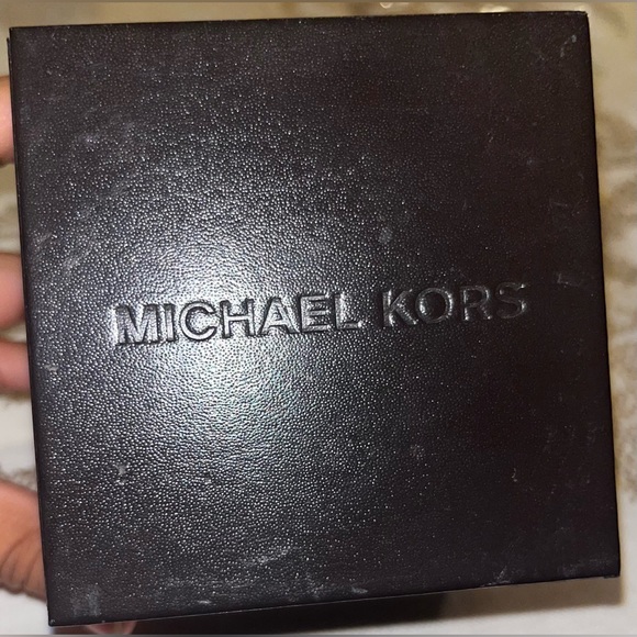 NWT Michael Kors MK6219 Women's Stainless Steel Analog Dial
Quartz Wrist Watch - Picture 6 of 7